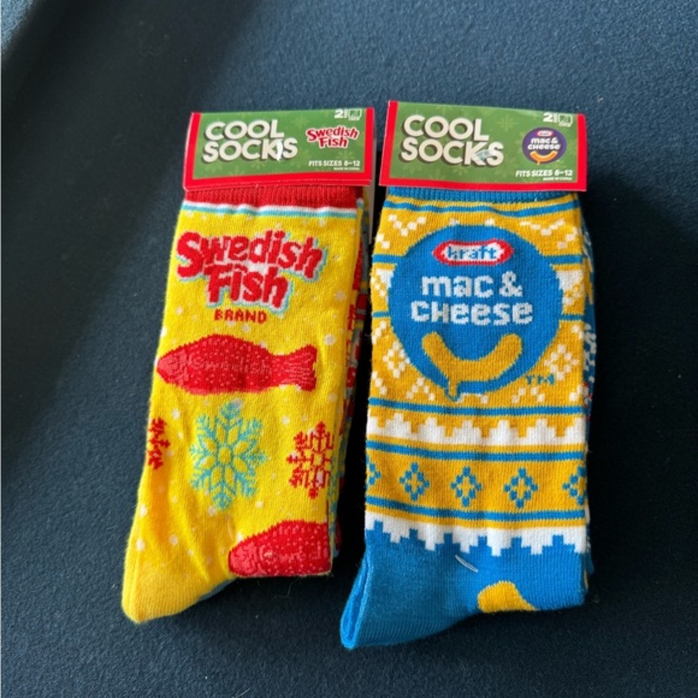 COOL SOCKS - 4 pairs! Unisex but listed under men’s! 2 CLASSIC favorite SNACKS!!